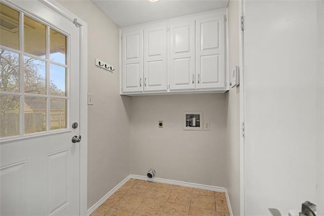 Building Photo - 3200 Hickory Ct