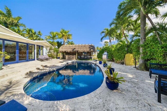 Building Photo - 7975 Biscayne Point Cir