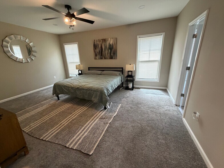 Building Photo - Room in House on Bolton Rd NW