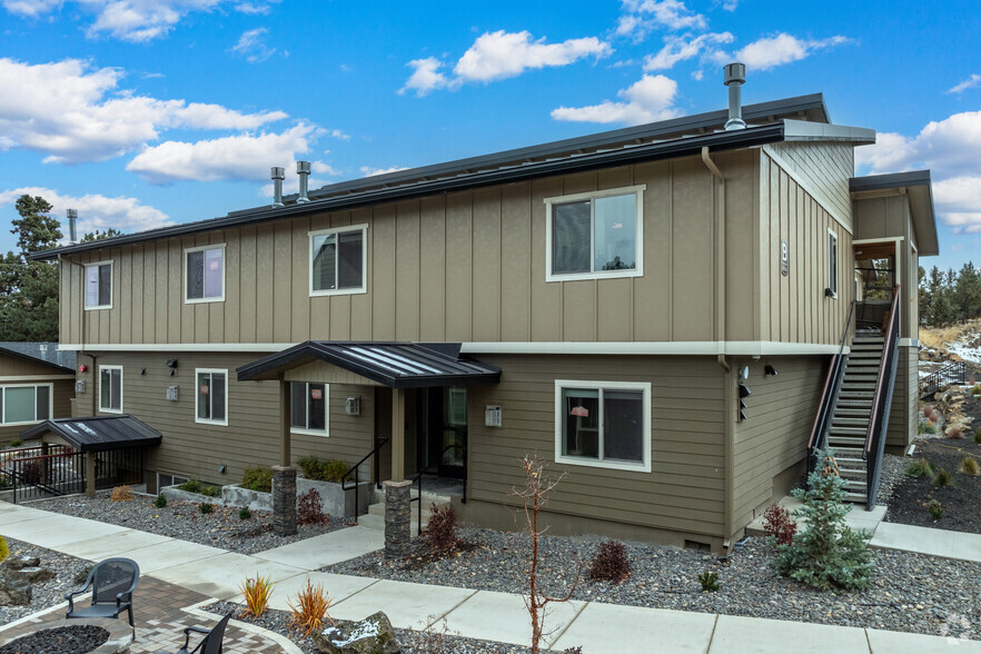 Primary Photo - Lakeside Place Apartments