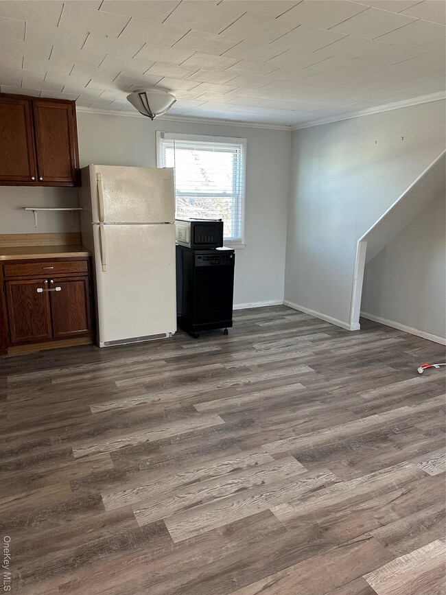 Building Photo - 626 Wool Ave