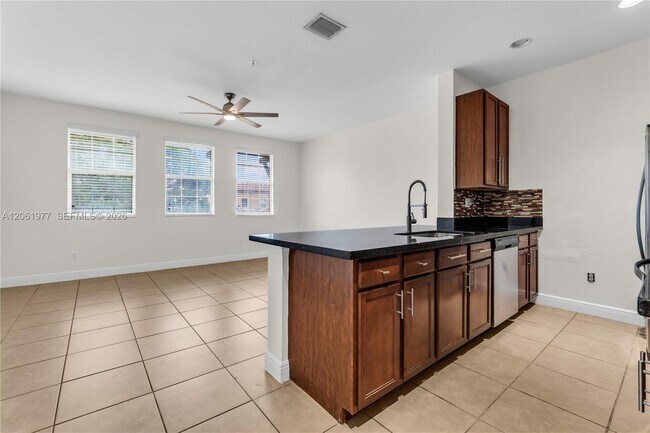 Building Photo - 936 SW 147th Ave