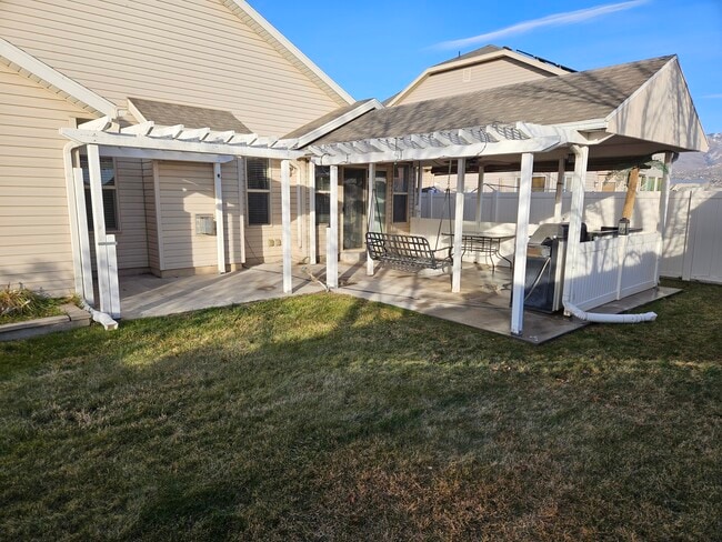 Building Photo - 1023 W Boston Ct