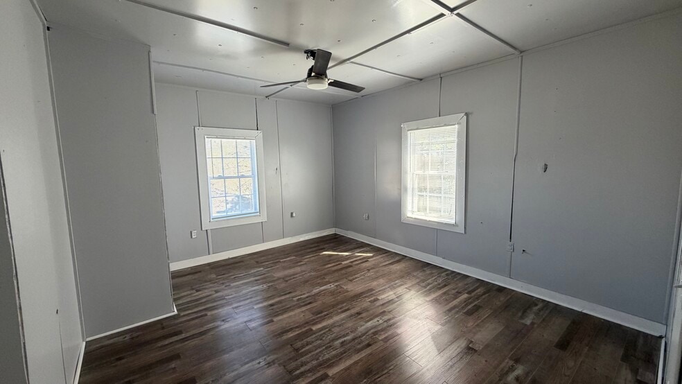 5th Bedroom - 1108 Wyllie Ave