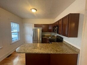 Building Photo - 290 Hilldale Ave