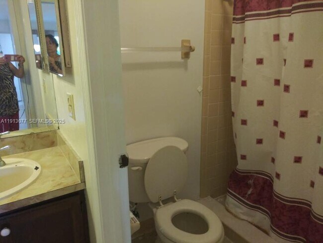 Building Photo - 428 Hunter Cir