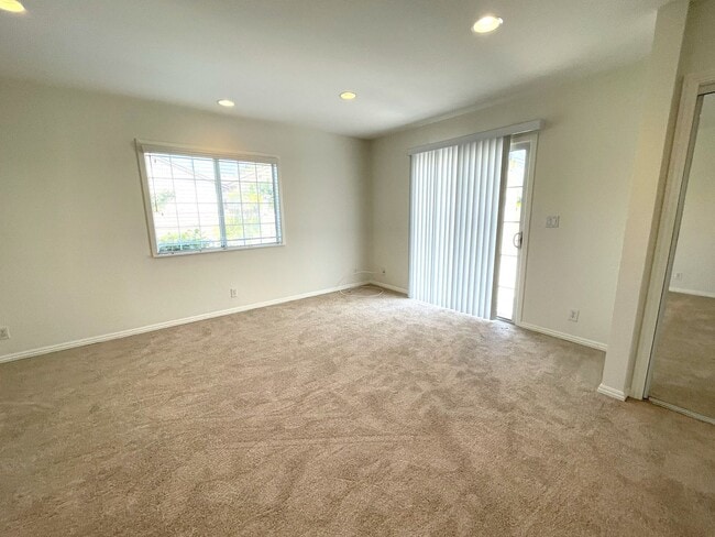 Building Photo - 3 bedroom immaculate home in Southwest Tor...