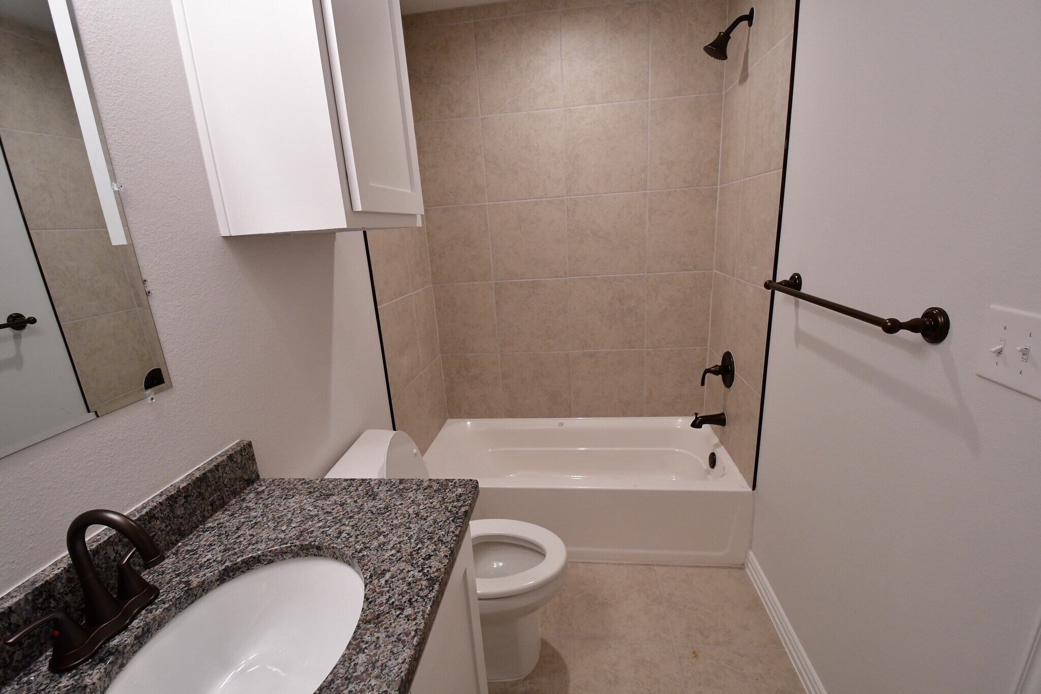 Building Photo - 213 W Forest Ave