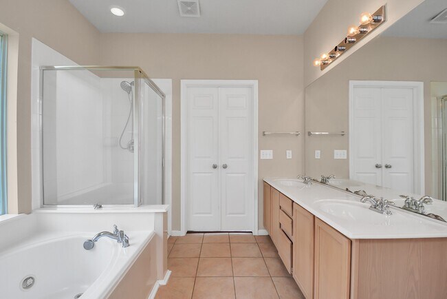 Building Photo - 8810 Sunforest Ln