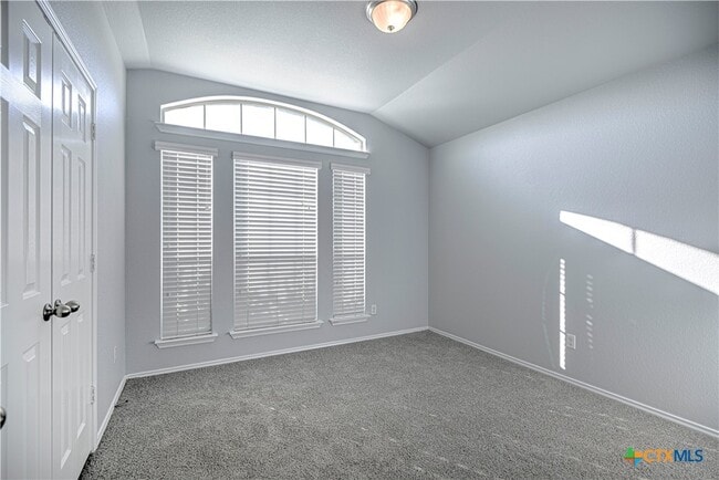 Building Photo - 5726 Stonehaven Dr