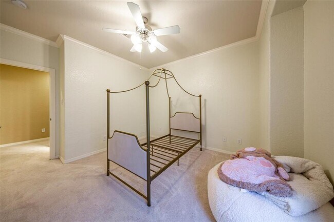 Building Photo - 2938 Royal Oaks Crest