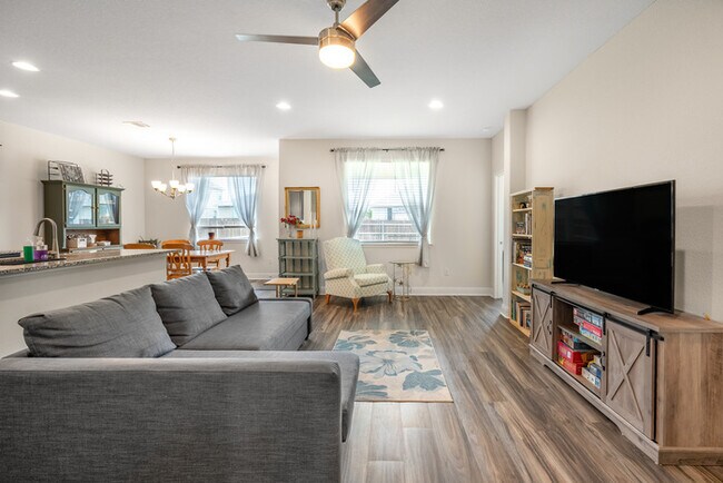 Building Photo - Furnished in Pflugerville!