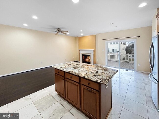 Building Photo - 44259 Huron Terrace