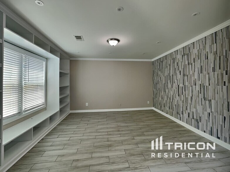 Building Photo - 1806 Dalton Way