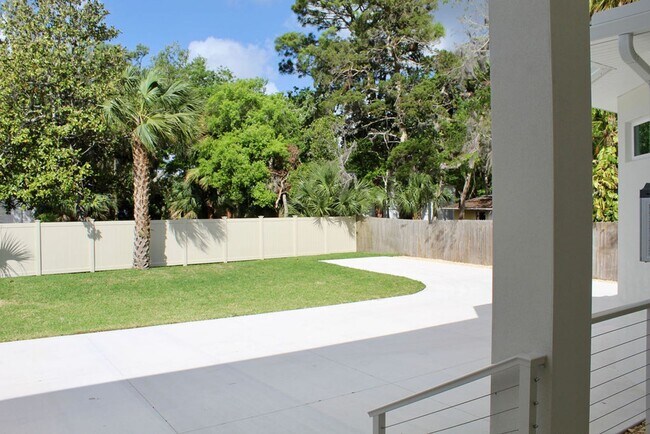 Building Photo - Fully Furnished 3 Bedroom, 3.5 Bath Home with Stunning Intracoastal views with dock