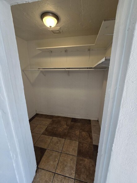 Building Photo - 713 W Pima St