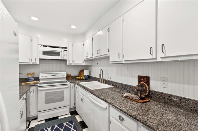 Building Photo - 15 Prescott Walk NE