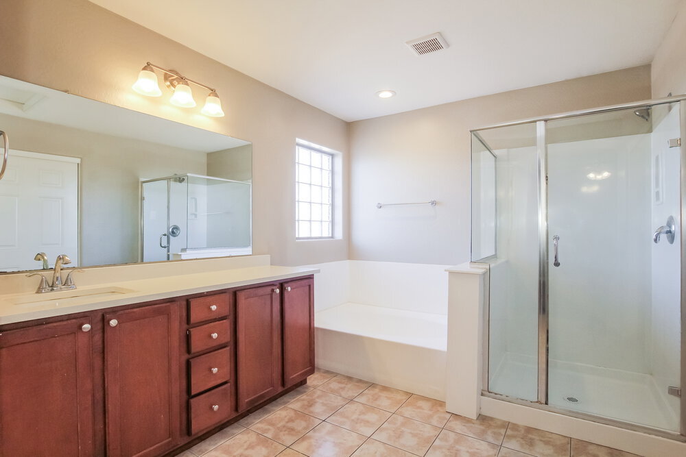 Building Photo - 6216 S 52nd Dr