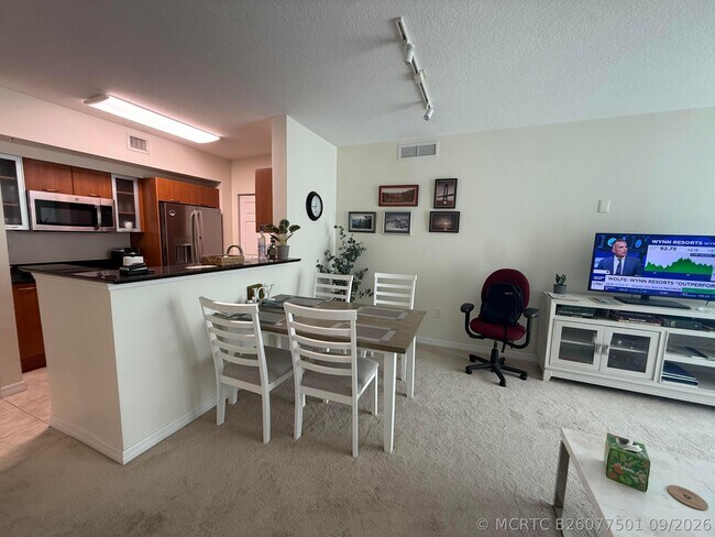 Building Photo - 700 E Boynton Beach Blvd