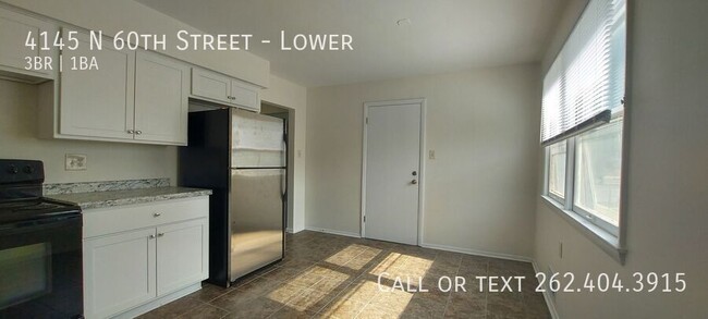 Building Photo - Spacious Rehabbed 3 Bedroom Lower Duplex