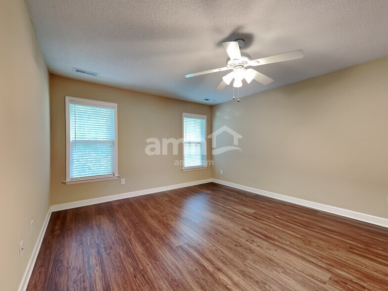 Building Photo - 1629 Hawkcrest Ln