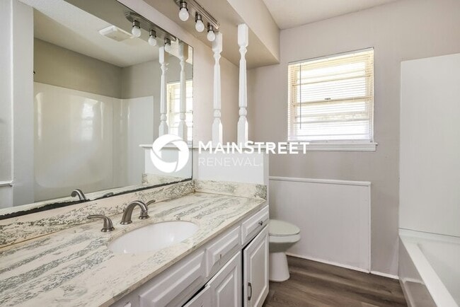 Building Photo - 4 Bedroom Pet-Friendly Home in Oklahoma City, OK with Main Street Renewal