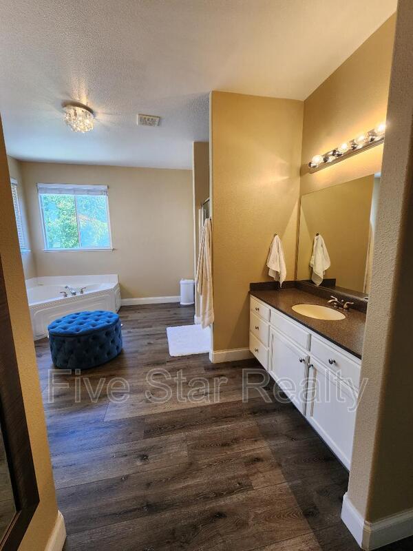 Building Photo - 2489 De Beers Ct