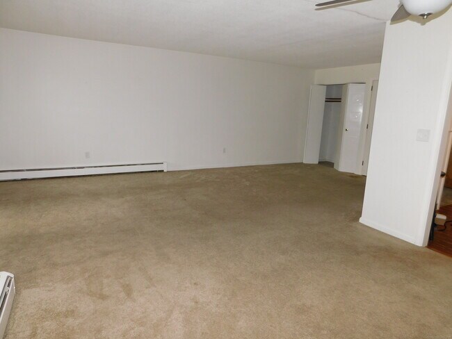 Building Photo - 85 Oxbow Dr
