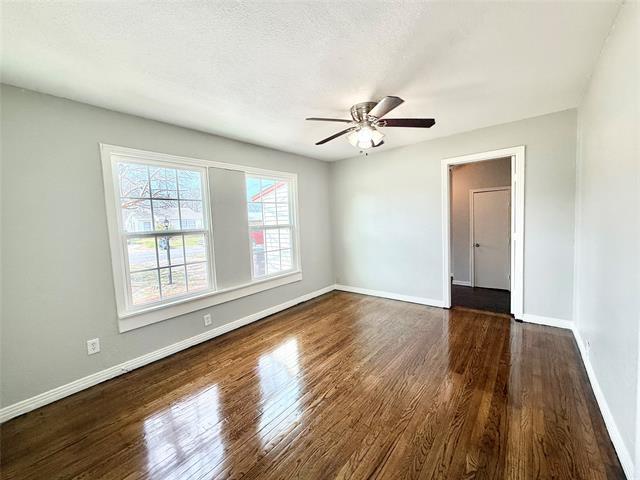 Building Photo - 4813 Sandage Ave