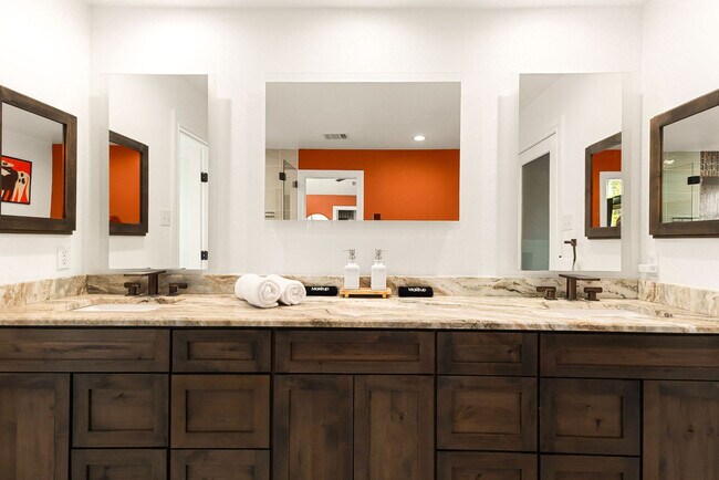 Building Photo - 13702 Yellow Oak Cir