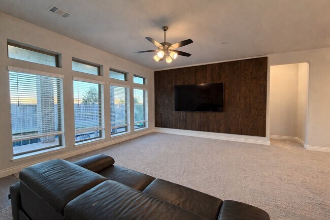 Building Photo - 12807 Spiegel St