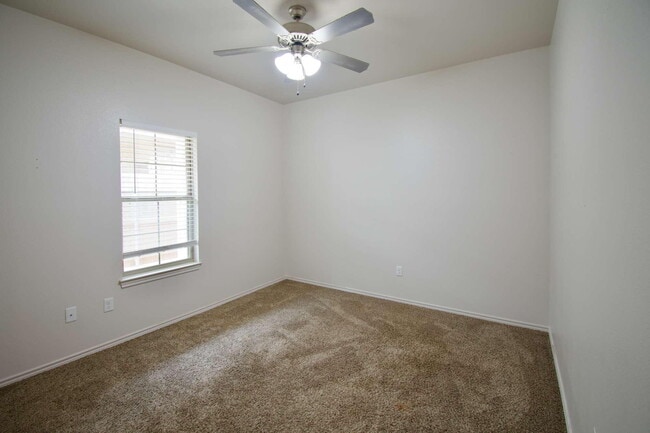 Building Photo - 11814 Evanston Ave