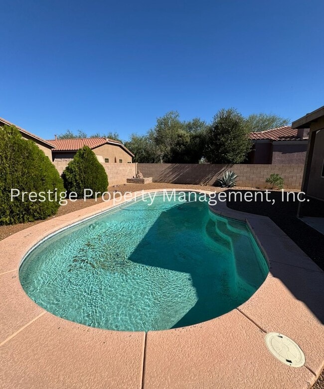 Building Photo - Super Cute 2Bd/2Ba Green Valley Home!!