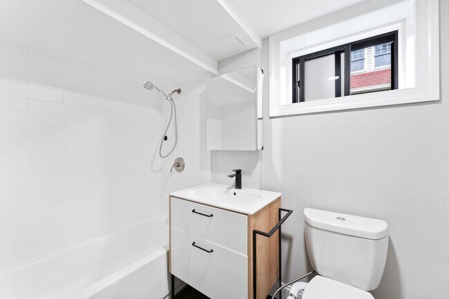 Building Photo - 15 Barnes Dr