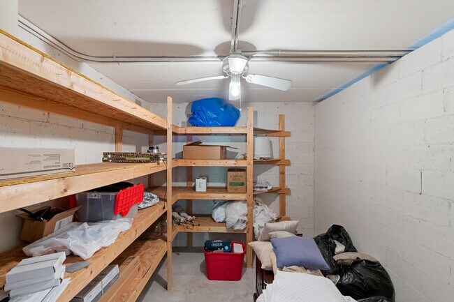 Building Photo - 5300 Jimmy Buffett Mem Hwy