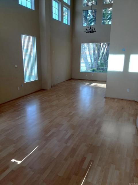 Building Photo - 586 Parkside Dr