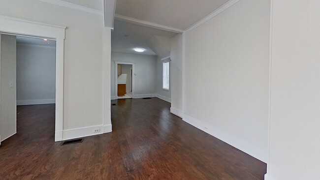 Building Photo - Adorable Remodeled 2Bed Unit in Springfield!