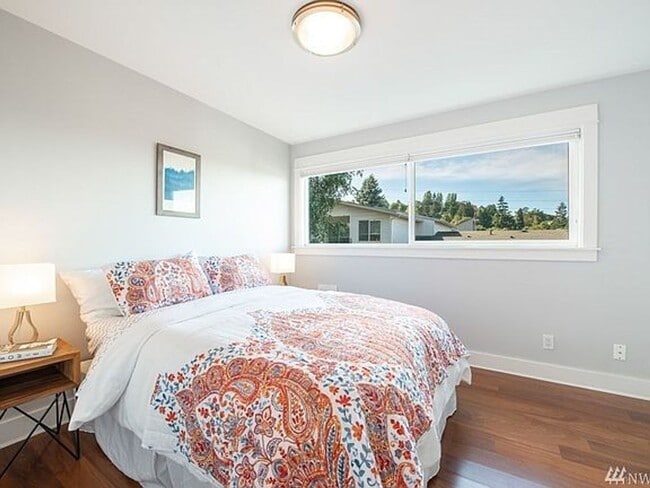 Building Photo - Beautifully Updated Queen Anne 2bd 2bath T...