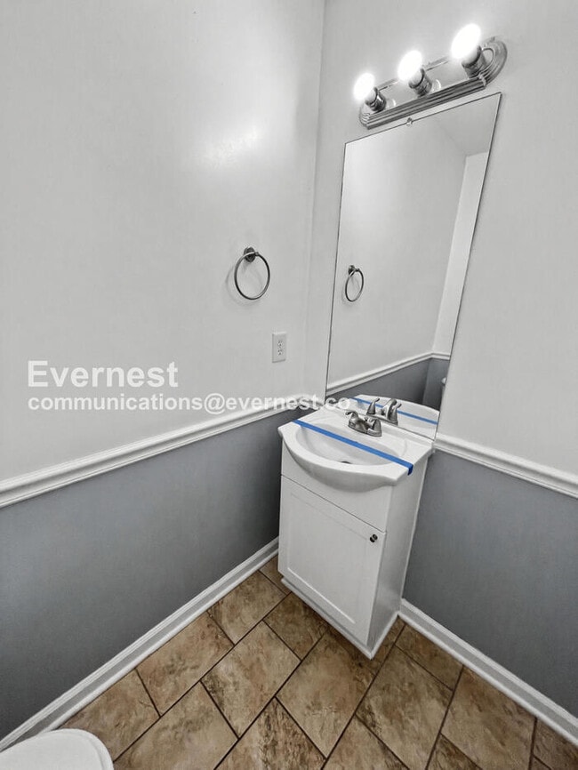 Building Photo - 142 Oak Valley Cir