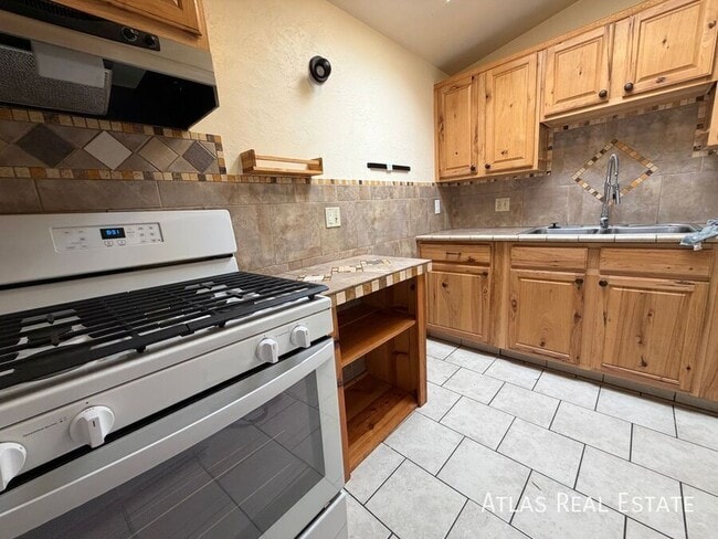 Building Photo - 1932 S Campbell Ave