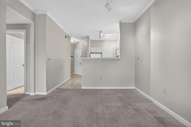 Building Photo - 1645 International Dr