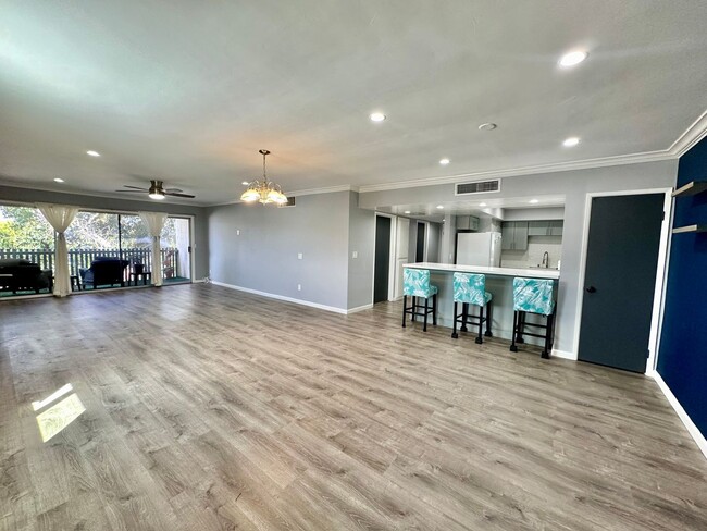 Building Photo - Stunning Condo Minutes from Downtown La Mesa