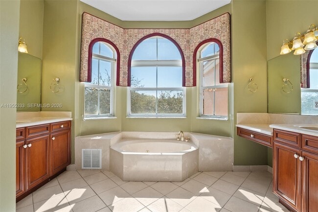 Building Photo - 16301 SW 49th Ct