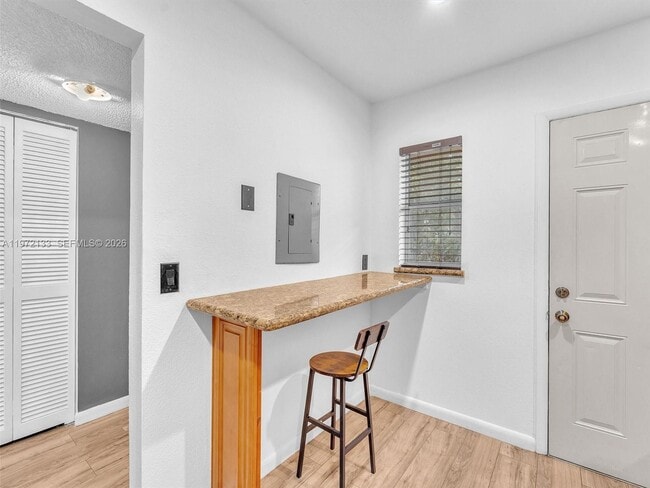 Building Photo - 6201 N Falls Cir Dr