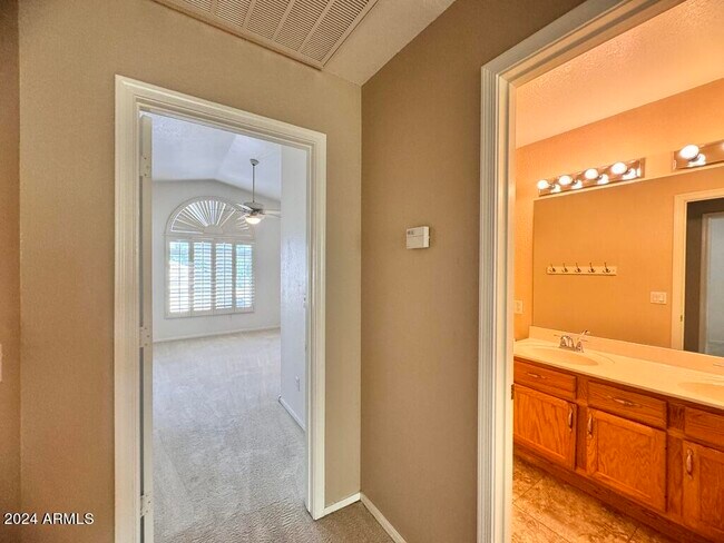 Building Photo - 1873 W Falcon Dr