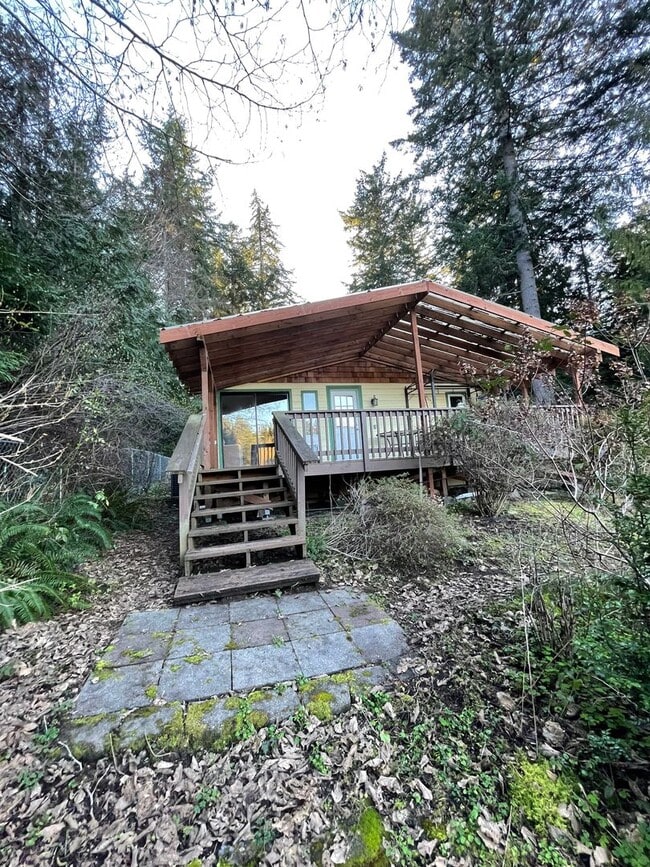 Building Photo - Lakebay 3 Bedroom Available Now, Fenced Yard & More! $500 Move in Bonus!