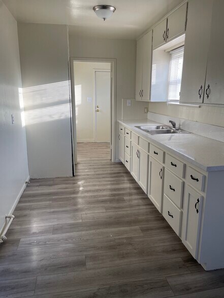 Building Photo - 7823 Sterling Ave