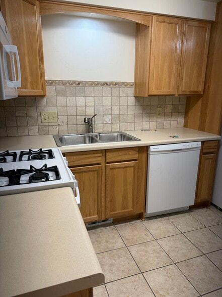 Kitchen - 1306 S 200 W