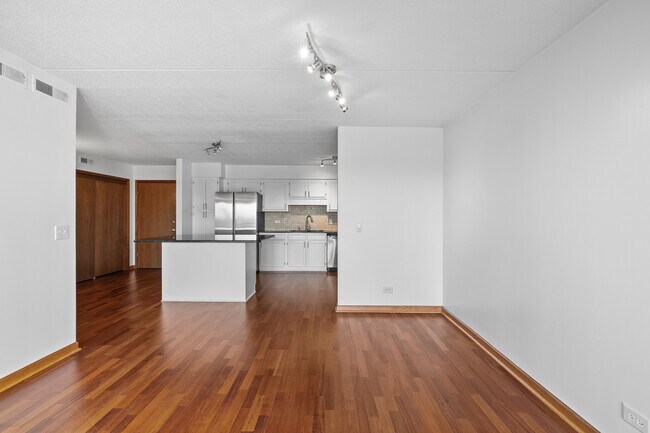 Building Photo - 6400 W Berteau Ave