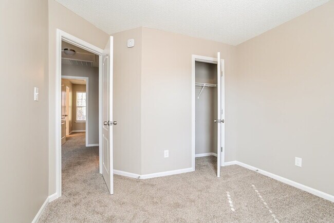 Building Photo - 230 Amir Cir